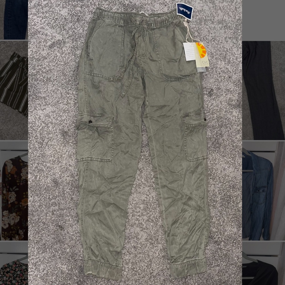 Women’s Cargo Joggers